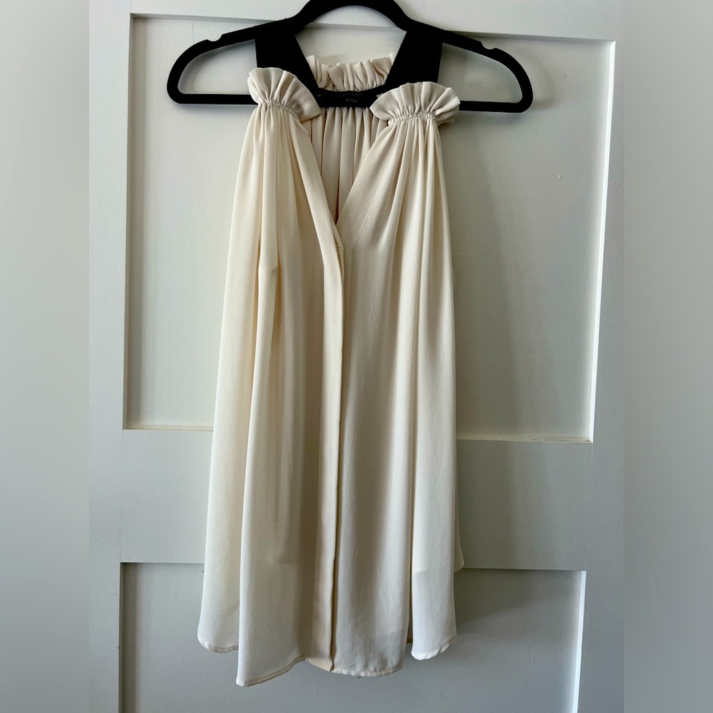 Fun and flirty top!